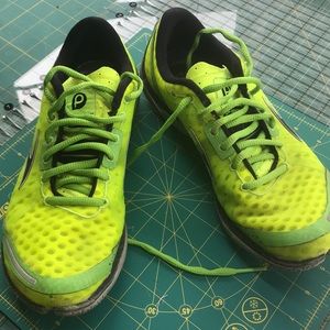 Women’s Brooks Size 9. Highlighter yellow.